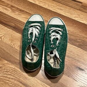 Converse all stars, unisex mens 4.5, women’s 6.5